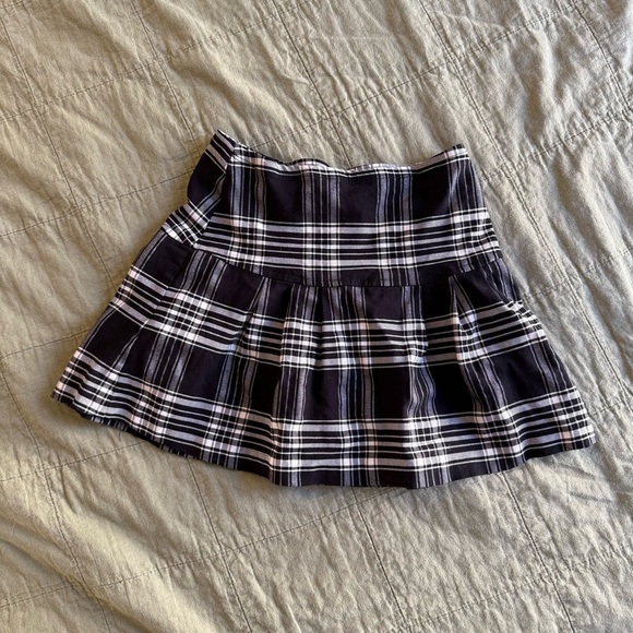 V&R | women's waist 24'' chic Plaid Mini Skirt in Black and White - Picture 1 of 4